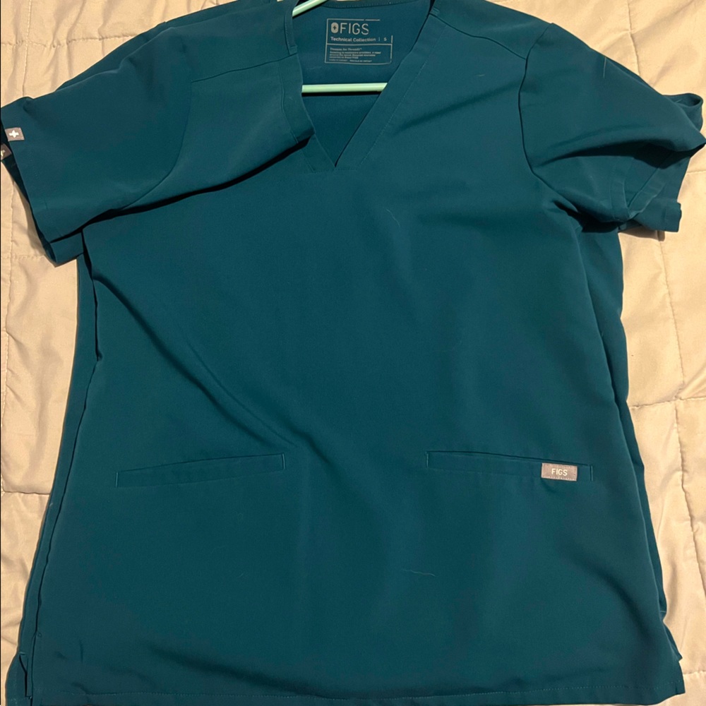 Figs women’s size S. Caribbean Blue.